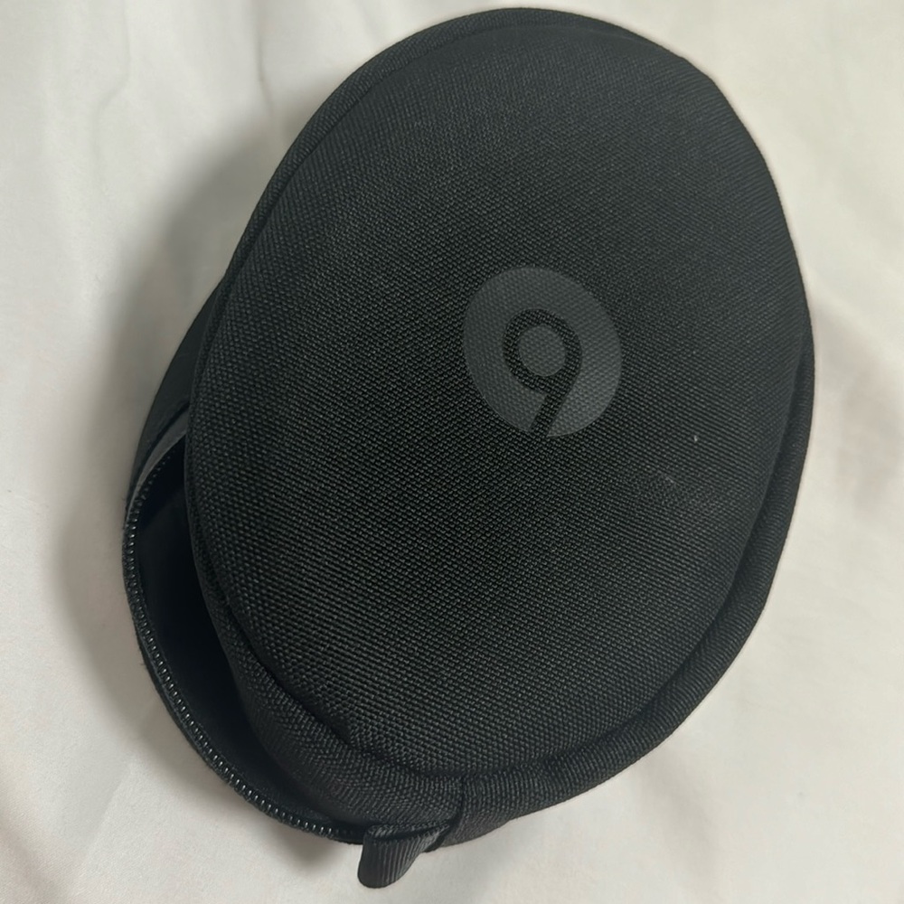 Beats Solo 3 Wireless Travel Case